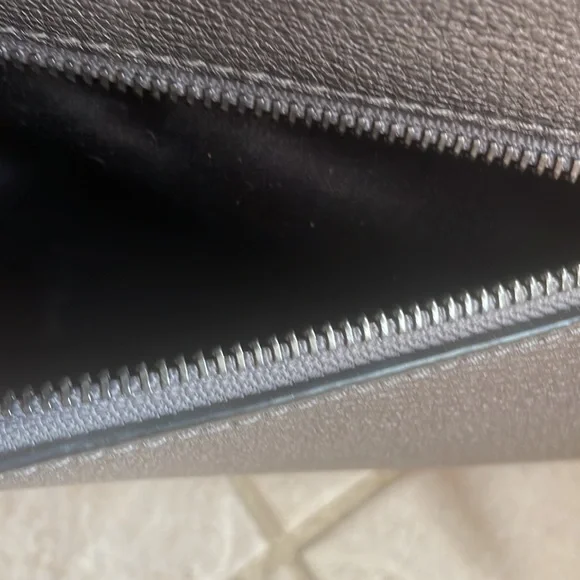 HENRI BENDEL | Silver Crome Bag - Picture 4 of 9